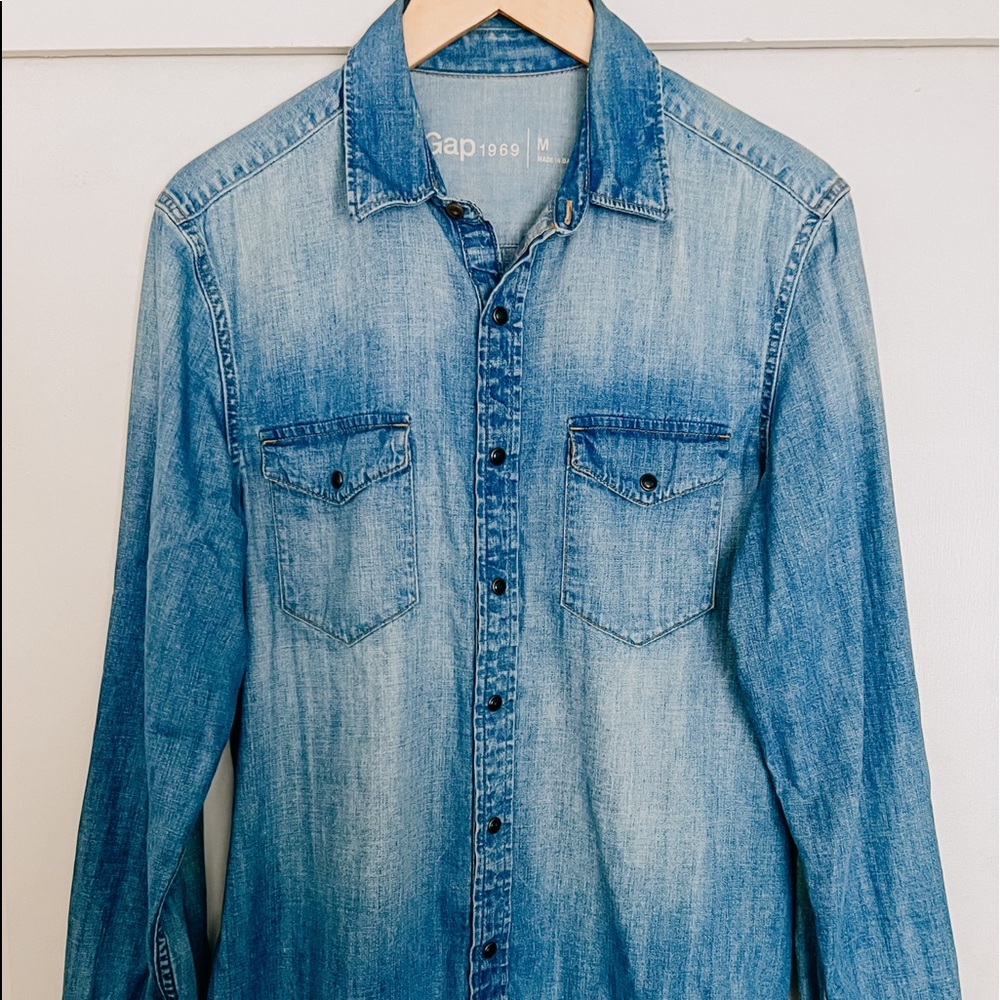Gap denim pearl snap men’s medium